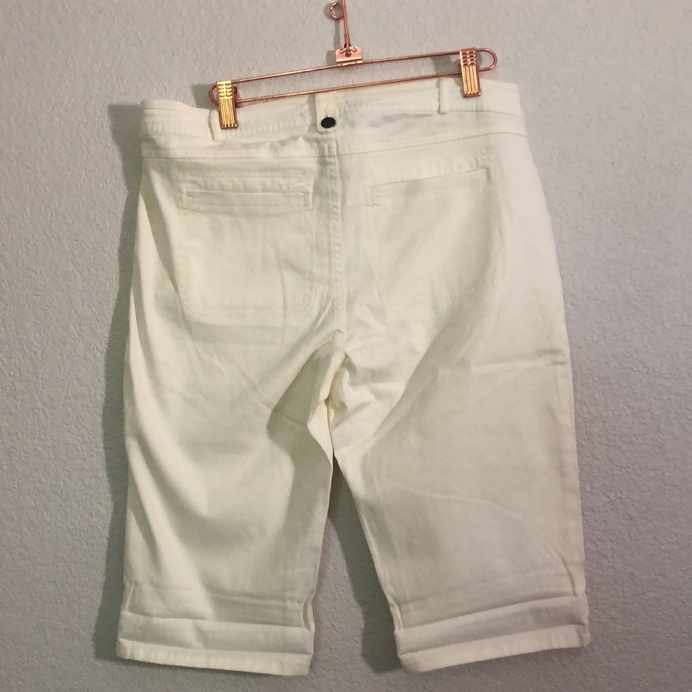 NWT Capris - Picture 5 of 6